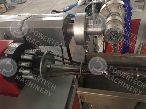 Экструзионная линия для производства ПВХ спирального шланга